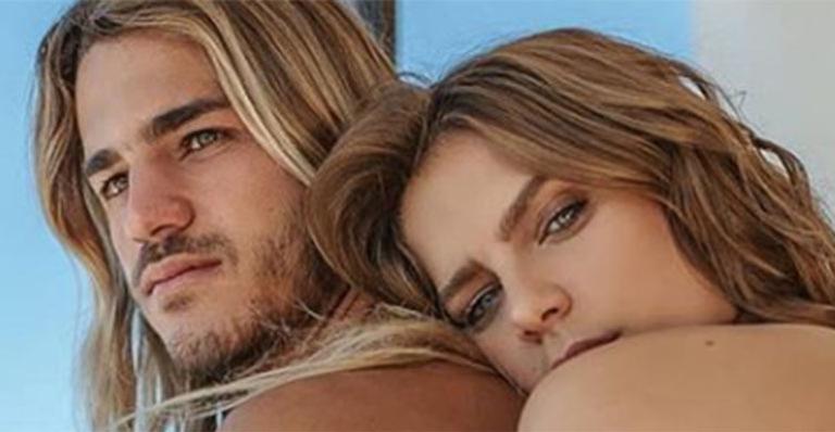 Em momento íntimo, Isabella Santoni publica foto ousada ao lado do namorado