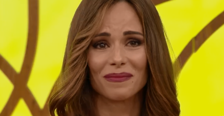 Ana Furtado vai às lágrimas ao falar sobre câncer durante o ‘Encontro’