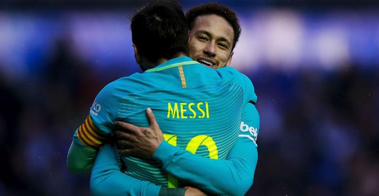 Adversários em campo, Neymar Jr. parabeniza Lionel Messi
