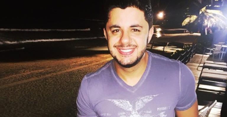 Filho de Cristiano Araújo impressiona fãs por ser a xerox do cantor