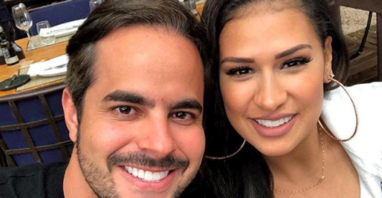 Simone treina em seu condomínio e é elogiada pelo marido, Kaká Diniz