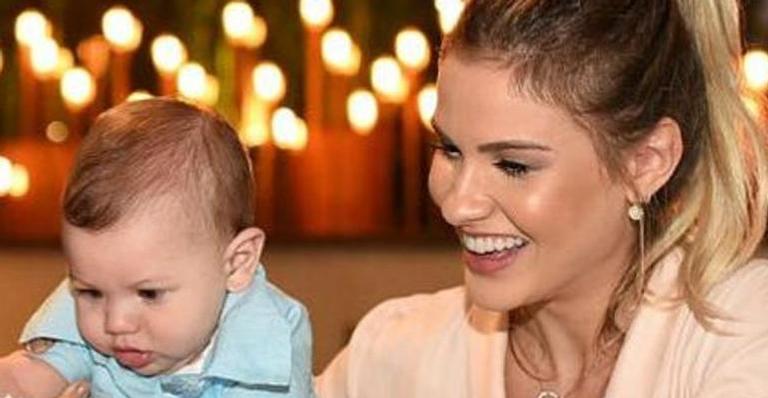 Andressa Suita surge combinando look com filho, Gabriel, e seguidores disparam: ”Lindos!”