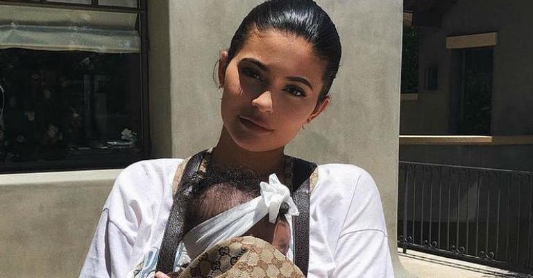 Kylie Jenner já está planejando festa de aniversário de sua filha de 4 meses