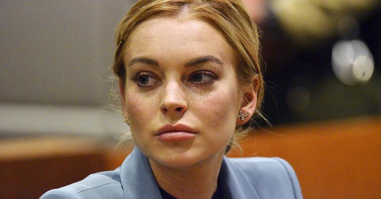 Lindsay Lohan amarga lembranças do passado: ”As pessoas têm que superar isso”