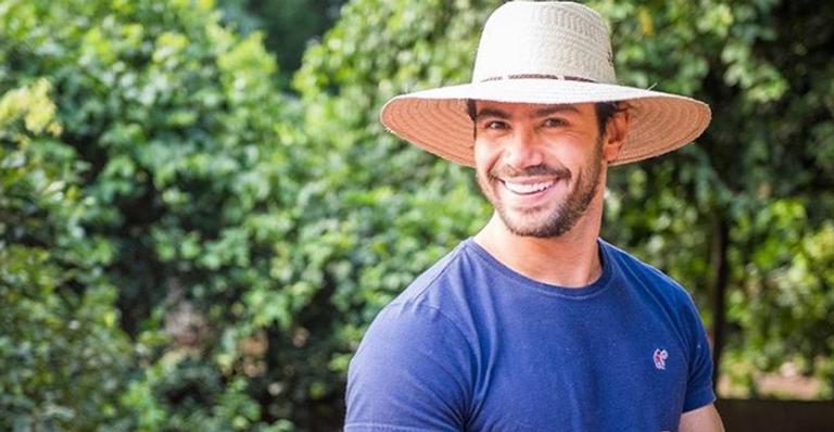 Após assumir relacionamento com ex-bailarina do Faustão, Mariano se declara à amada