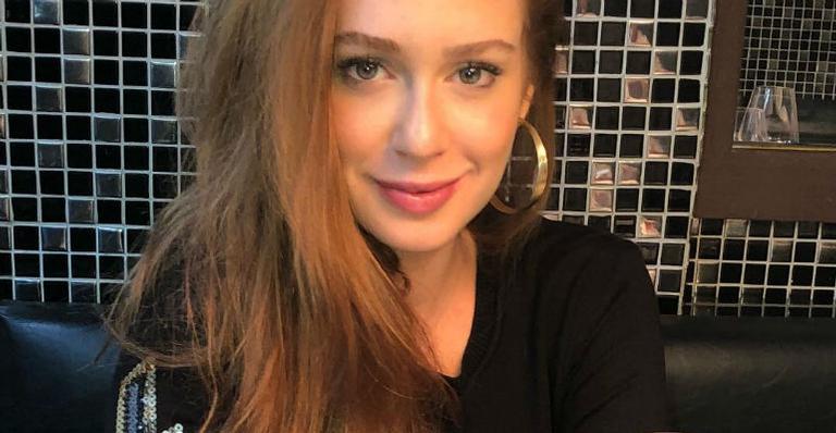 Marina Ruy Barbosa ganha festa supresa em comemoração aos 23 anos