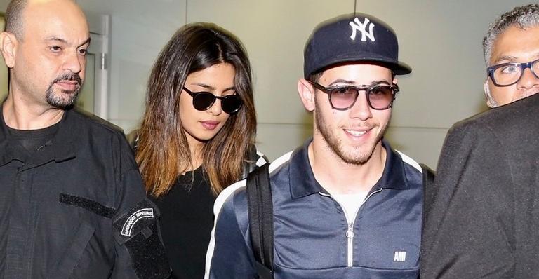 Nick Jonas desembarca para show em São Paulo com Priyanka Chopra