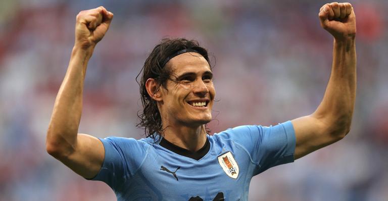 ‘Jornal Nacional’ comete gafe ao mostrar vídeo antigo de Cavani