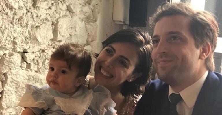 Gregório Duvivier se casa com Giovanna Nader em padaria no Rio