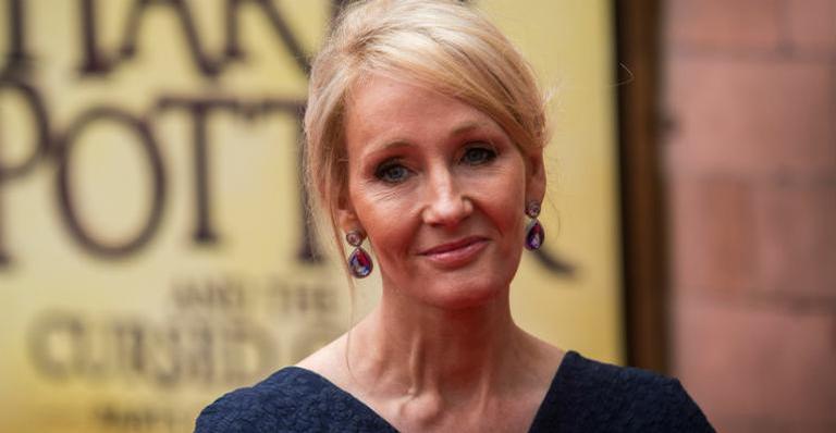 Donald Trump comete erro no Twitter e J.K. Rowling não consegue segurar o riso