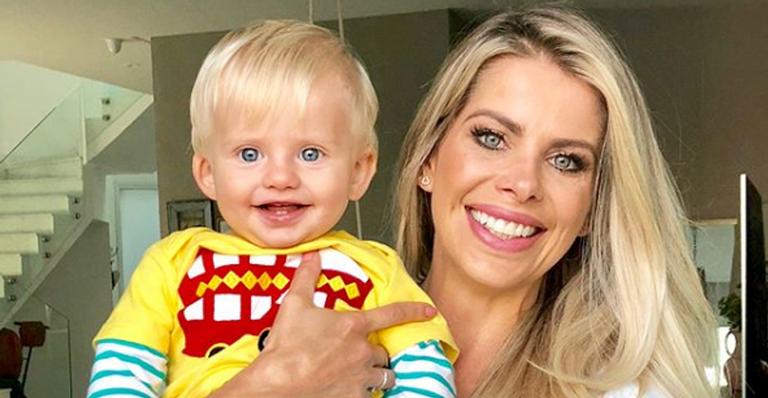 Karina Bacchi encanta a web ao compartilhar momentos de carinho com Enrico