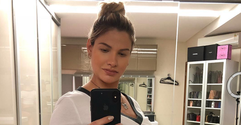 Ao lado de Gusttavo Lima e Gabriel, Andressa Suita encanta ao exibir barrigão