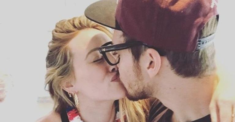 Marido de Hilary Duff faz revelação emocionante sobre o início do relacionamento