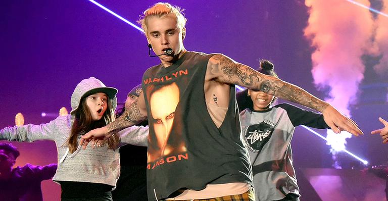Justin Bieber está noivo de modelo quase brasileira