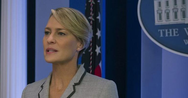 Com a demissão de Kevin Spacey, atriz de ‘House of Cards’ diz que Robin Wright salvou a série