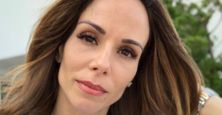 Em Ibiza, Ana Furtado diverte seguidores ao ficar ‘elegante’ com touca de natação