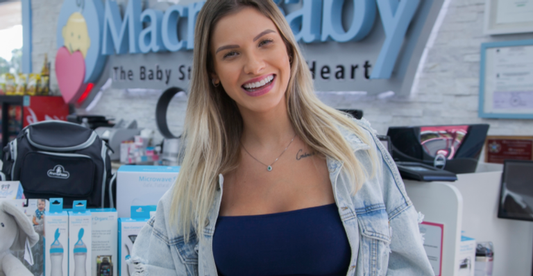 Andressa Suita divide momento de carinho com o filho e ganha declaração de Gusttavo Lima