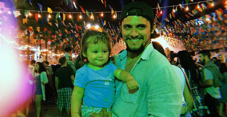 Bruno Gissoni e a filha, Madalena, disputam pelo comando da TV