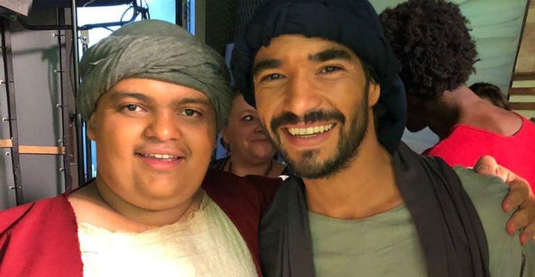 Filho de Caio Blat estreia como ator ao lado do pai