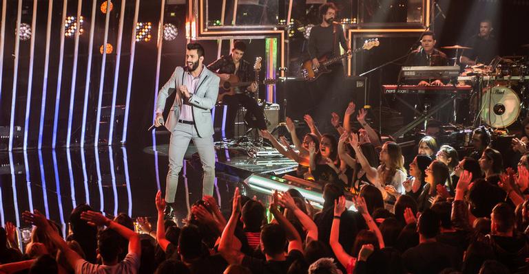 Gusttavo Lima se apresenta na estreia de ‘SóTocaTop’ com Luan Santana e Fernanda Souza