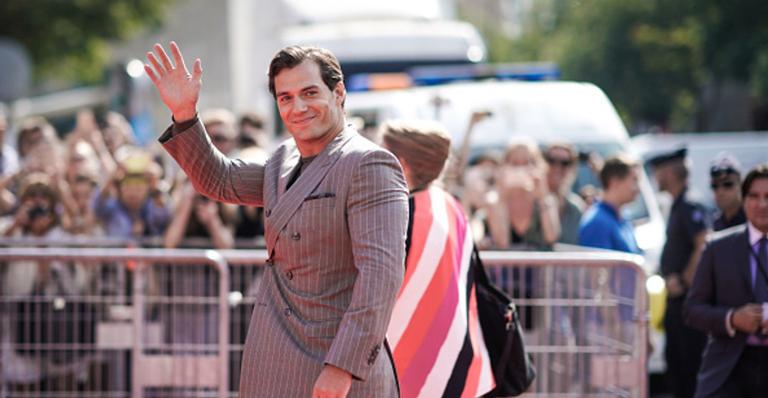 Henry Cavill causa polêmica após dizer que não flerta por medo de ser preso por estupro