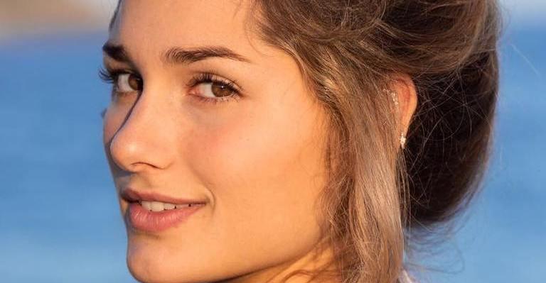 Sasha Meneghel se confunde ao responder a fã que a questionou sobre ciúmes
