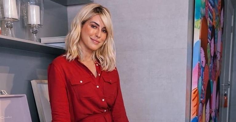 Fernanda Paes Leme posa de biquíni e é comparada a personagem de ‘Friends’