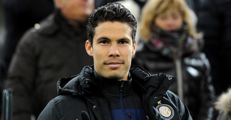 Após anunciar fim do casamento, Hernanes revela momento de dificuldade na China