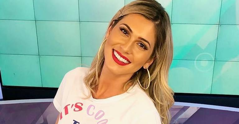 Lívia Andrade exibe tatuagem curiosa na sexta-feira 13: ”Dia de soltar os bichos”