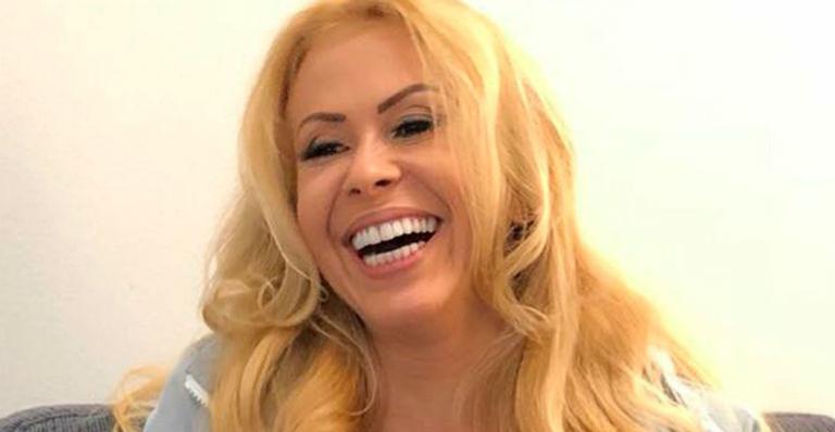 Joelma surge irreconhecível durante banho de lama no Pará