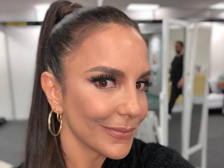 Ivete Sangalo exibe seu look para a estreia do ‘The Voice Brasil’: ”Toda toda para logo mais”