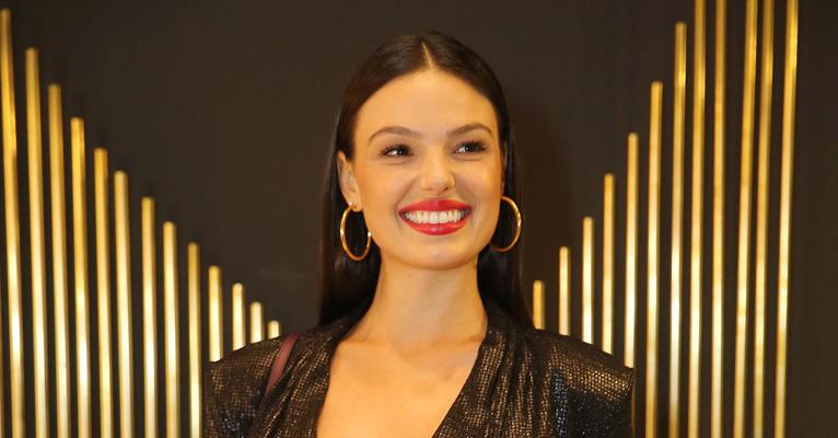 Isis Valverde fala sobre mudanças no corpo durante gravidez