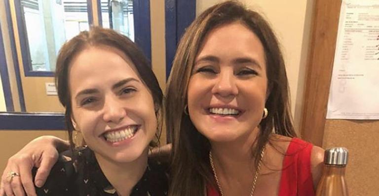 Leticia Colin elogia Adriana Esteves nos bastidores de novela