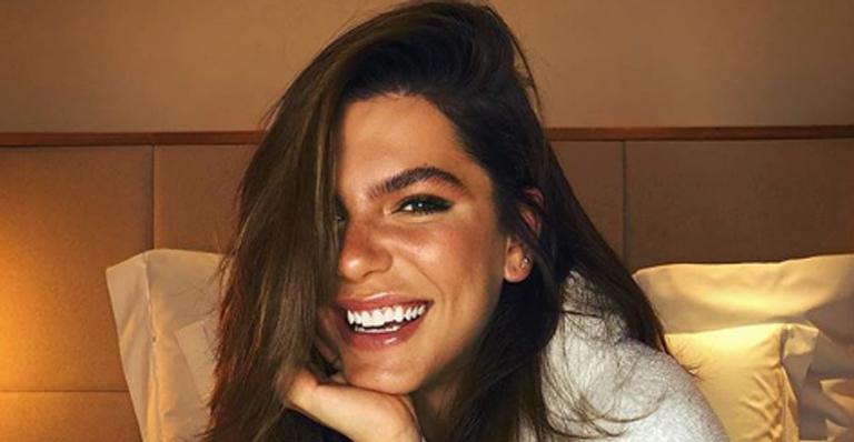 Mariana Goldfarb rebate crítica em foto e escuta resposta atravessada: ”Cauã não vai te querer”
