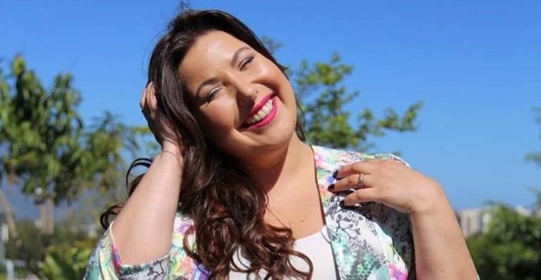 Mariana Xavier posa de sutiã e calcinha em vídeo: ”Vida real é isso”