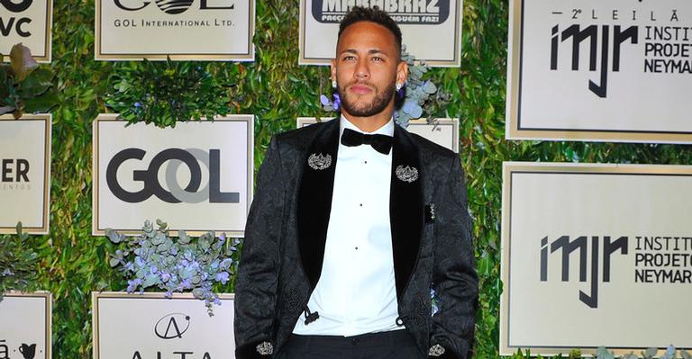 Neymar Jr. reúne time de famosos em leilão beneficente. Confira os looks