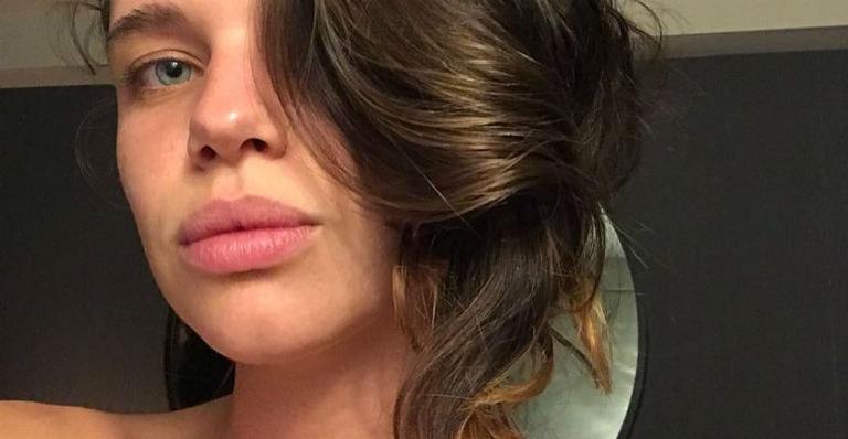 Bruna Linzmeyer causa polêmica ao mostrar presente inusitado