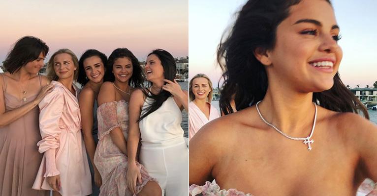 Sem famosos, Selena Gomez faz festa em barco para comemorar os 26 anos