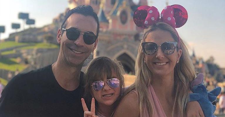Ticiane Pinheiro e Cesar Tralli abrem o álbum da segunda viagem de aniversário de Rafinha Justus