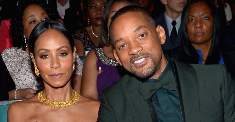 Provocando o marido Will Smith, Jada Smith, exibe corpão em biquíni ousado