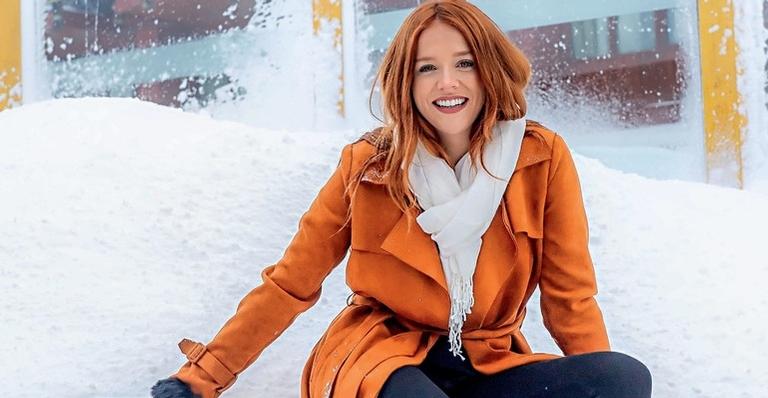 Gabi Lopes se emociona ao ver neve pela primeira vez