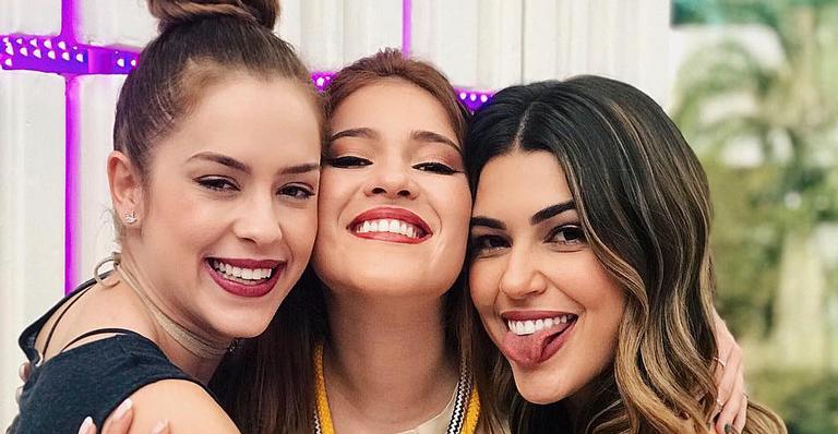 Amigas! Ana Clara e Vivian Amorim cumprem desafio ao dançarem juntas
