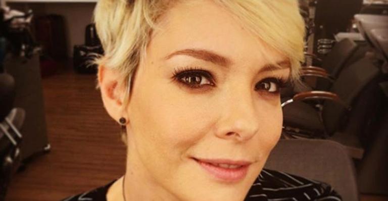 Regiane Alves comemora Dia dos Avós com personagem polêmica em ‘Mulheres Apaixonadas’