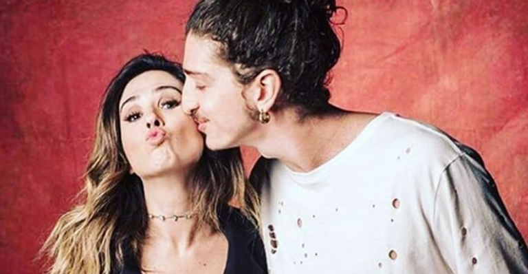 Tata Werneck se despede de ‘Deus Salve o Rei’ com declaração para Johnny Massaro: ”Gênio”