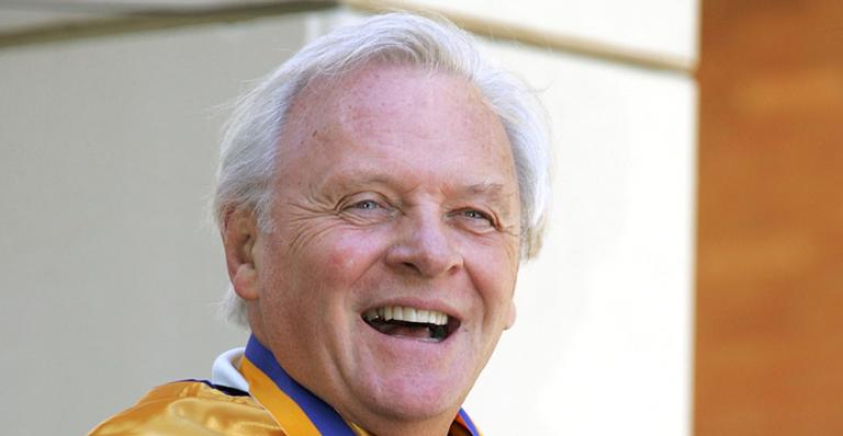 Anthony Hopkins desabafa sobre alcoolismo: ”Achava que ia morrer”