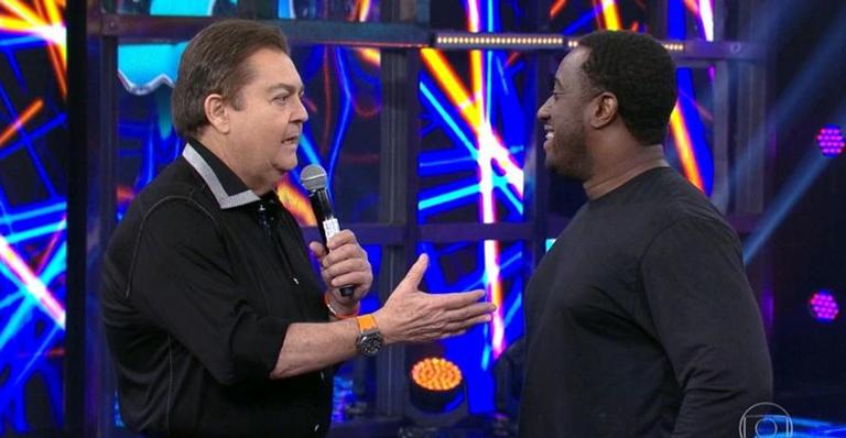Cinegrafista chora ao vivo com revelação feita por Faustão