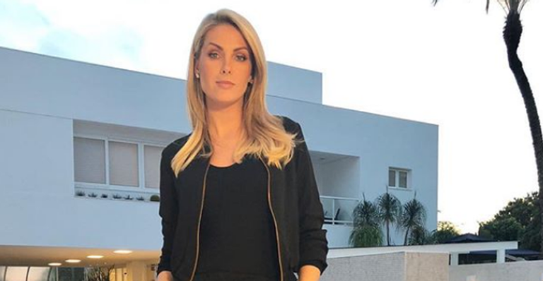 Ana Hickmann exibe sua impressionante coleção de sapatos em closet gigantesco