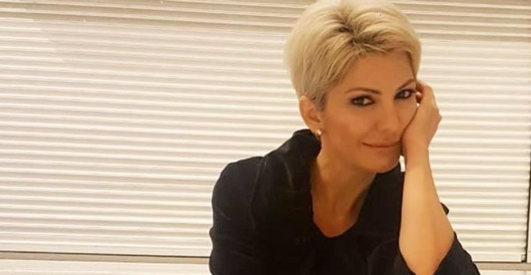 Antonia Fontenelle cumpre promessa e posa nua após atingir 1 milhão de inscritos em seu canal