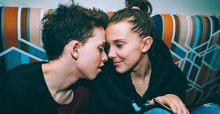 Millie Bobby Brown, de ‘Stranger Things’, termina namoro: ”Continuamos amigos”