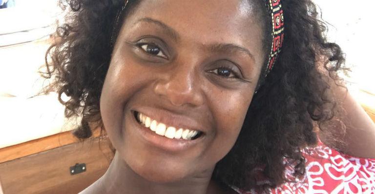 Adriana Alves relembra casos de racismo: ”Um leão que você tem que derrubar todo dia”